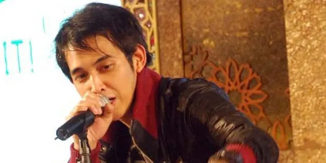 Lyla, Manggung di Atas Truk