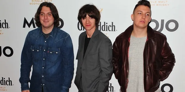 Arctic Monkeys Bakal Rehat Sampai 2013