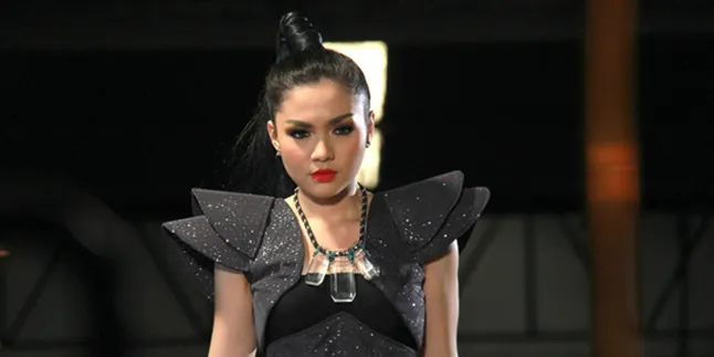 Vicky Shu, Kostum dan Aransemen di Single Baru