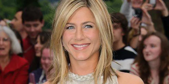 Jennifer Aniston Kontrak Rumah Kecil Bareng Pacar