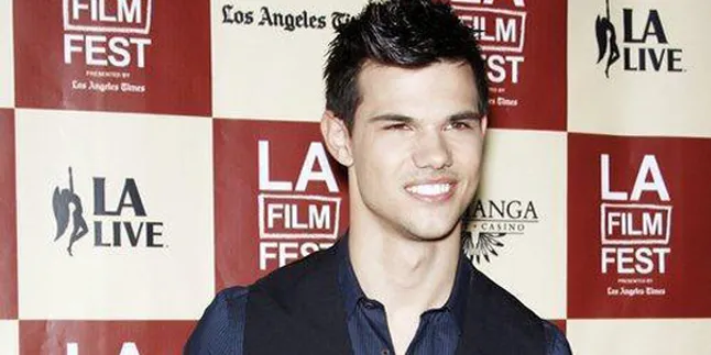 Wow, Taylor Lautner Ikutan Beraksi di 'EXPENDABLES II'!