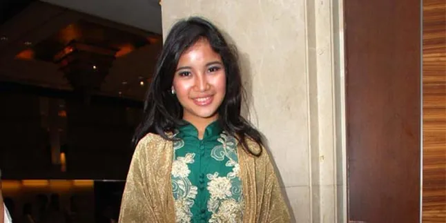 Belum Siap Berjilbab, Chacha Federica Koleksi Kerudung