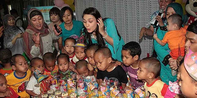 Luna Maya Berangan Adopsi Anak