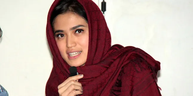 Jessica Iskandar Belajar Islam Pada Ketua FPI Jessica Iskandar Belajar Islam Pada Ketua FPI