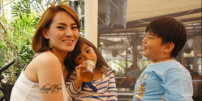 Lebaran, Chantal Della Concetta Manjakan Buah Hati