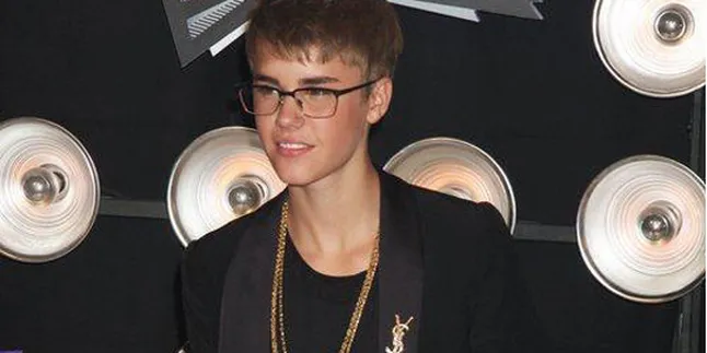 Justin Bieber Tabrakan Mobil!