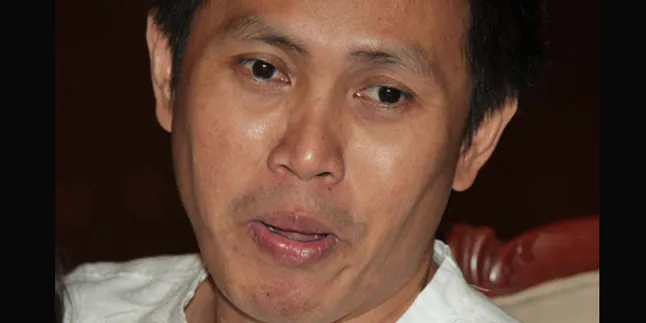 Eko Patrio Suka Bagi-Bagi Angpao!