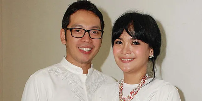 Shezy Idris - Akizz Harap Lebaran Berikutnya Sudah Bertiga