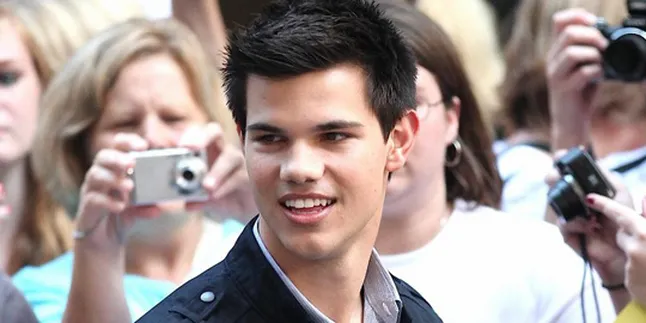 Taylor Lautner Jalani Dua Kehidupan Berbeda