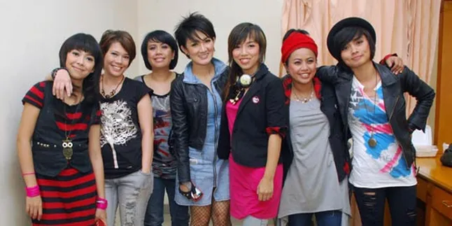 S.H.E Tak Tersaingi Kehadiran Girlband S.H.E Tak Tersaingi Kehadiran Girlband