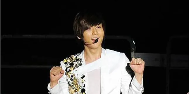 Hyunseung B2ST Rayakan Ultah ke-22