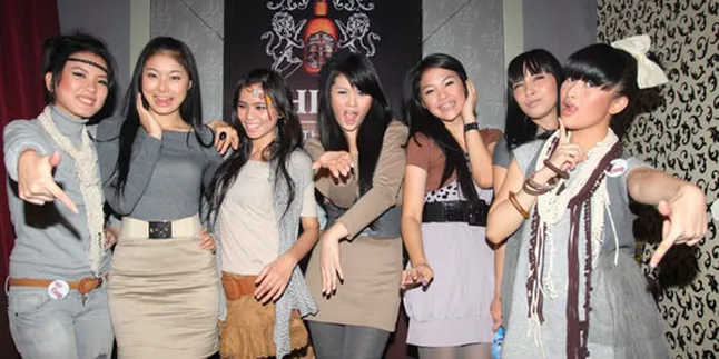 7 Icons Seru-Seruan Dengan Anak Panti Asuhan