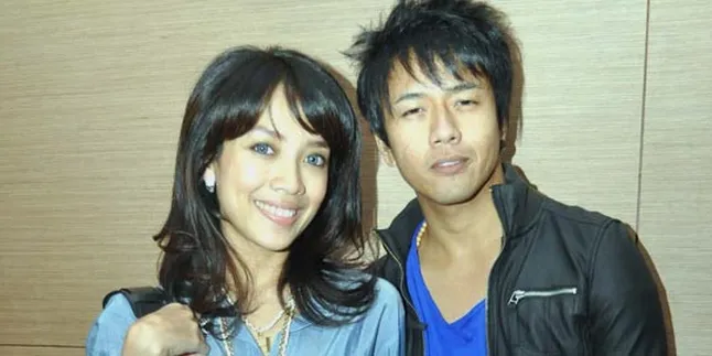 Giliran Dea Ananda Ditinggal Suami