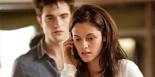 BREAKING DAWN PART 1: Hamil Membawa Derita