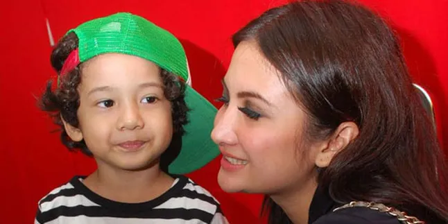 Cerita Natalie Sarah Soal Putranya