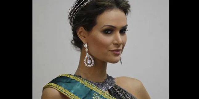 Lolos Top 5, Miss Brazil Tunjukkan Diri