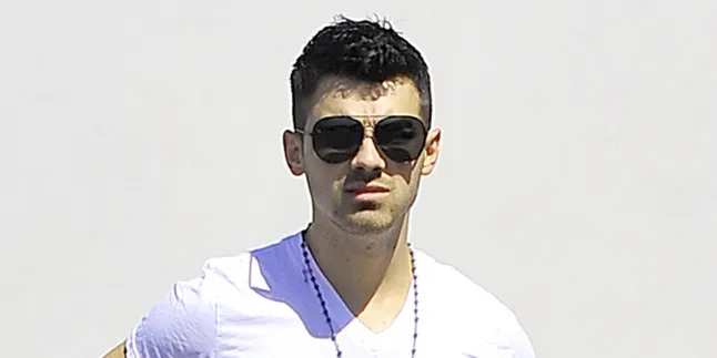 Wah, Joe Jonas Mulai Berani Bugil