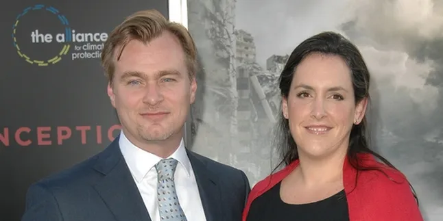 Christopher Nolan Paling Pintar Bikin Orang Santai