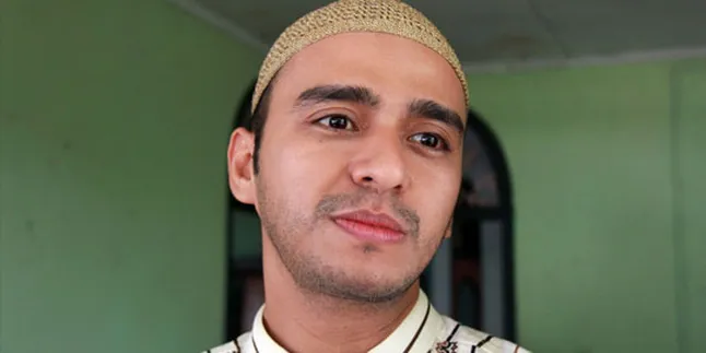 Adegan Ciuman, Ali Zaenal Pilih Menolak