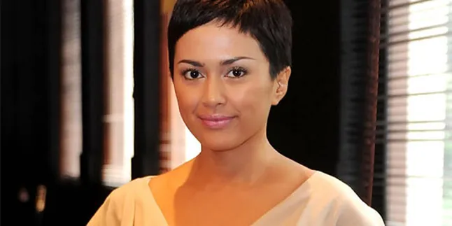 Sarah Sechan Gugat Cerai Suami?