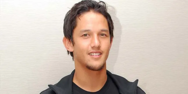 Irfan Bachdim Dua Kali Nonton 'TENDANGAN DARI LANGIT'