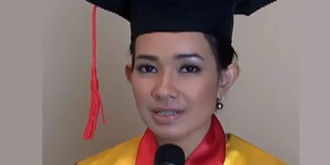 Jadi Notaris, Alya Rohali Kurangi Entertainment