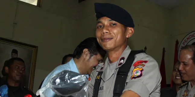 Kapolri Kecewa Pengunduran Diri Norman Kamaru