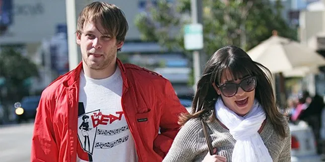 Lea Michele 'GLEE' Sandang Status Jomblo Lagi
