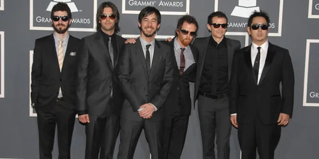 Ribuan Penonton Mulai Padati Konser Linkin Park