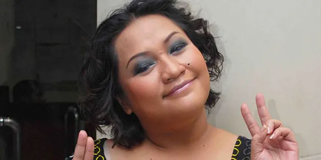 Tribute To Amy Winehouse, Tike Priatnakusumah Nyanyi