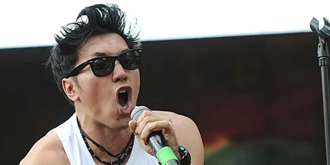 David Naif Menghidupi Keluarga Dari Musik