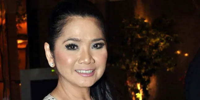 Vina Panduwinata: Menyanyi Itu Dengan Hati