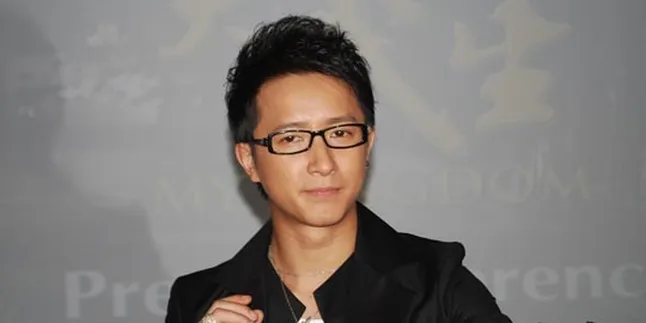 Han Geng Bawa Oleh-Oleh Sambal ke China