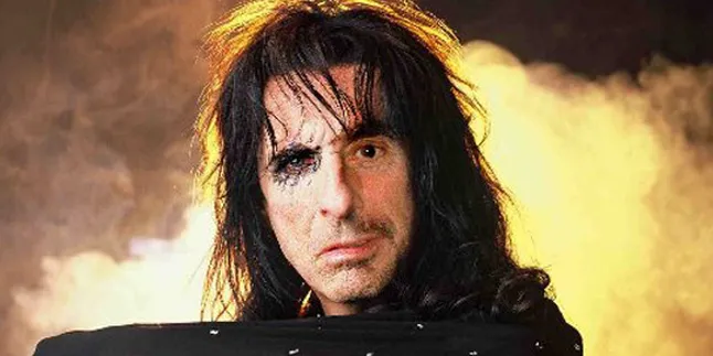 3 Rockers Wanita Yang Alice Cooper Kagumi