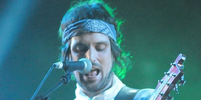 Album Baru Kasabian Melejit ke Puncak Tangga