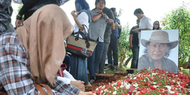 Yati Surahman Menangis Kenang Hendra Cipta