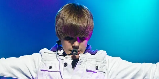Bieber - Usher Duet di Album Natal Bieber - Usher Duet di Album Natal