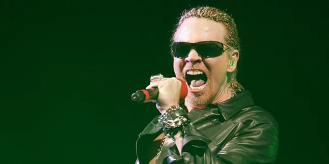 GNR - RHCP Berlomba Masuk Hall of Fame