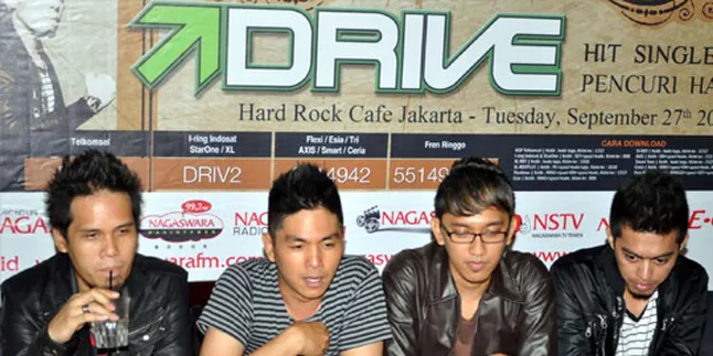Vokalis Baru Drive Lebih Ganteng Dari Anji?