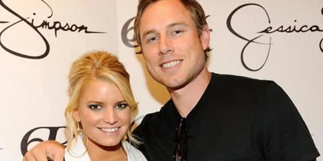 Jessica Simpson Hamil Anak Pertama