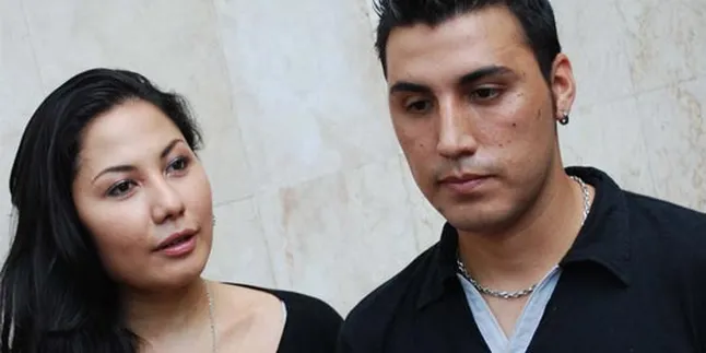 Alex Cemarkan Nama Baik Emma Waroka?