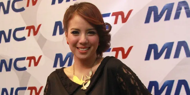 Tya Ariestya Ingin Punya Pom Bensin