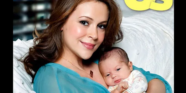 Alyssa Milano Mulai Pamer Foto Bayinya