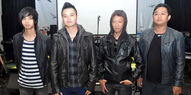 Jadi Band, Derby Romero Ciptakan Lagu Sendiri