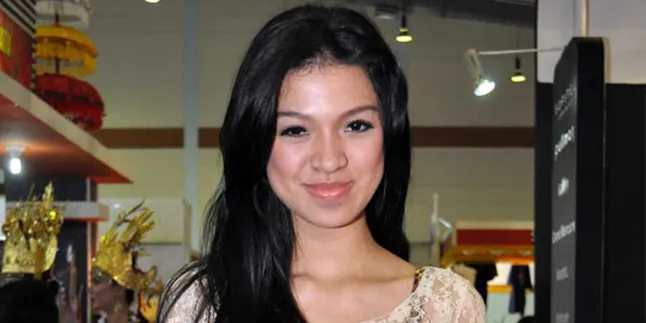 Kembali Syuting, Delia Ecoutez Canggung