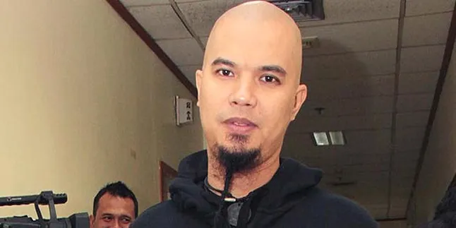 Dhani: Yang Ngasih Rejeki Kan Allah, Bukan MUI Dhani: Yang Ngasih Rejeki Kan Allah, Bukan MUI