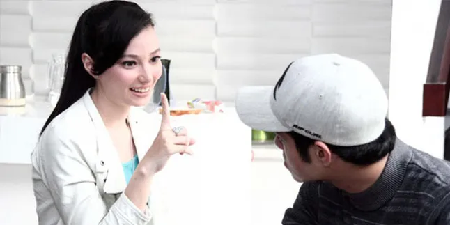 Dude Harlino - Asmirandah Tak Tahu Kapan Jadian