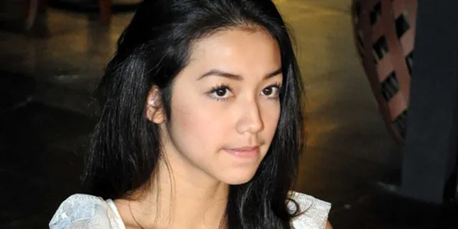 Velove Vexia Kuliah Sambil Kerja