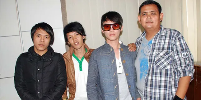 Ayi Ecoutez Bantu Cakra Band Ayi Ecoutez Bantu Cakra Band