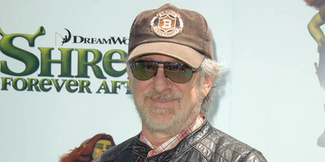 Steven Spielberg Rilis 'FALLING SKIES'
